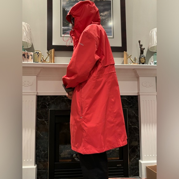 Columbia women’s rain coat, size 3xl. - Picture 4 of 4